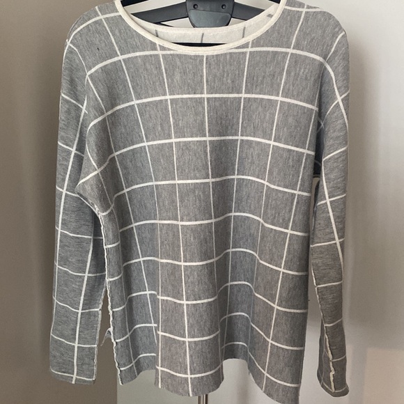 Reversible Sweater - Picture 2 of 3